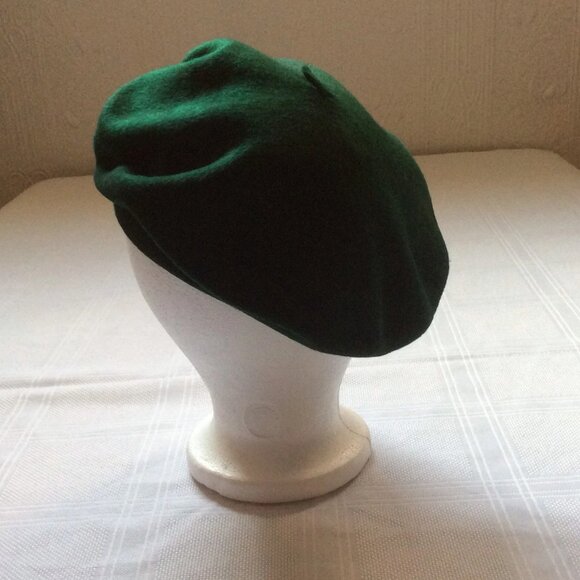Mid century MFG. Corp. forest green felt beret, made in Normandy, like new - Picture 3 of 4